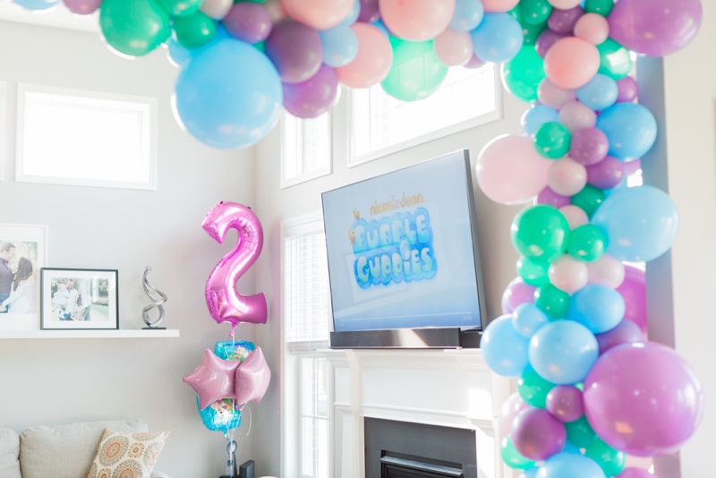 Bubble Guppies Birthday Party with Balloon garland